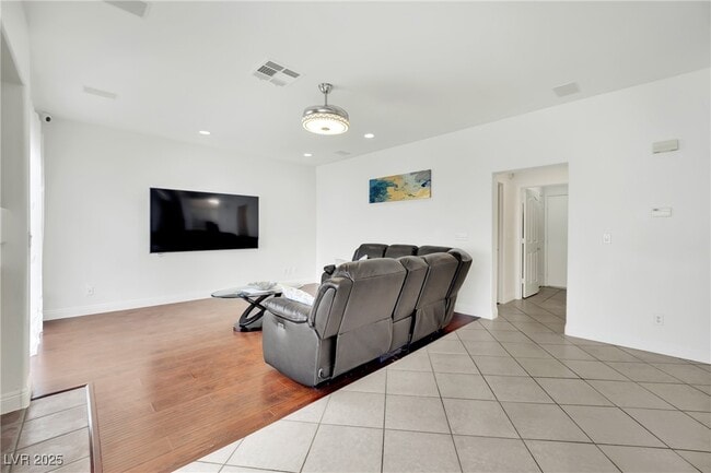 1860 Autumn Gold Ave