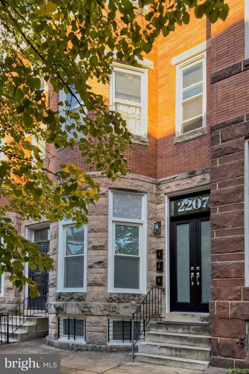 property at 2207 Callow Ave