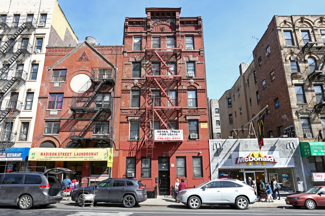 211 Madison St in New York, NY - Foto de edificio - Building Photo