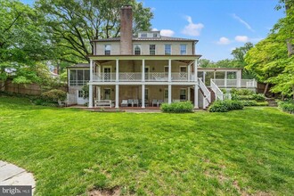 8300 Kerry Rd in Chevy Chase, MD - Building Photo - Building Photo