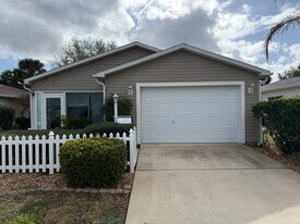 1725 Simpsonville Ln in the Villages, FL - Building Photo