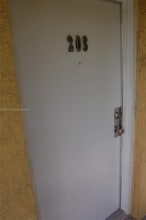 1334 Collins Ave in Miami Beach, FL - Building Photo - Building Photo