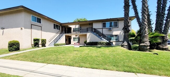 1028 W F St in Ontario, CA - Building Photo - Building Photo