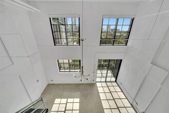 1749 NE Miami Ct, Unit 511 in Miami, FL - Foto de edificio - Building Photo