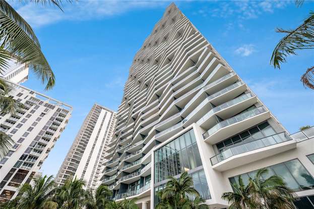 460 NE 28th St, Unit 2607 in Miami, FL - Building Photo