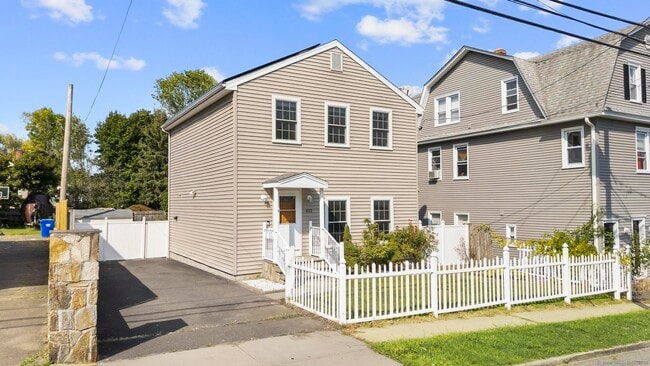 322 Greenfield St