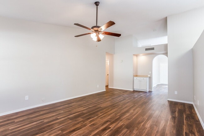 19926 N 69th Ave in Glendale, AZ - Foto de edificio - Building Photo