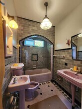 145 E Palmyra Ave in Orange, CA - Foto de edificio - Building Photo