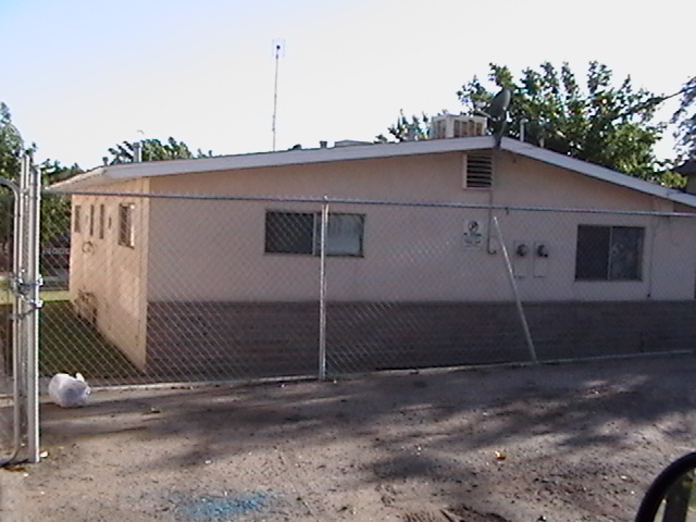 1300 Quincy St in Bakersfield, CA - Foto de edificio