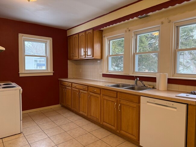 42 Connecticut Mills Ave, Unit 42 A in Killingly, CT - Foto de edificio - Building Photo