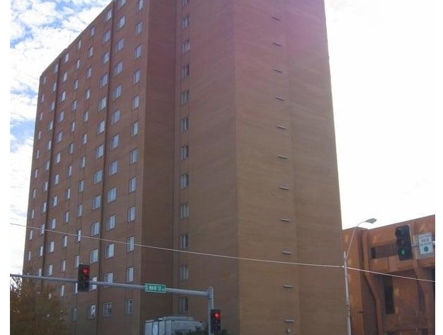 Messenger Towers in Joplin, MO - Foto de edificio