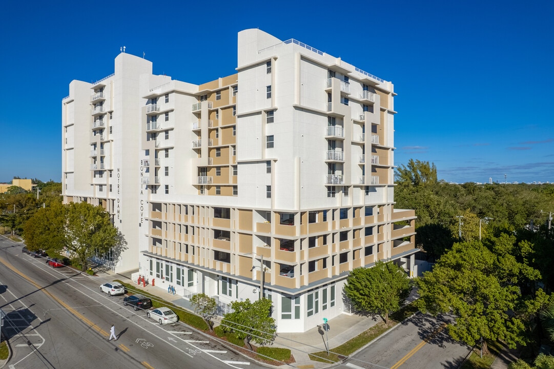 Bonita Cove in Miami, FL - Building Photo