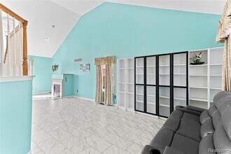 30575 Hogan Ln in Westland, MI - Building Photo - Building Photo