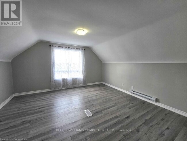property at 300-300 Balmoral Ave N