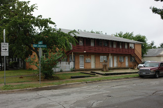 Este Nair in Dallas, TX - Building Photo - Building Photo