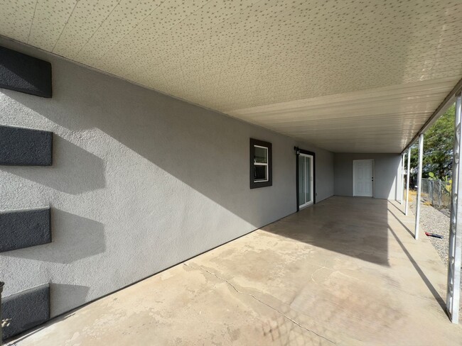 1420 Lakeside Dr in Bullhead City, AZ - Building Photo - Building Photo