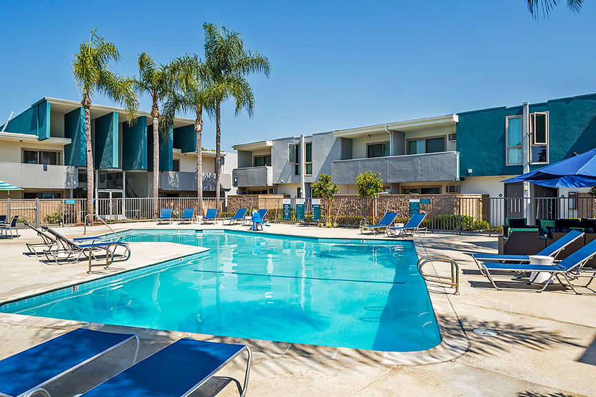 Ascent Apartment Homes in Los Alamitos, CA - Building Photo