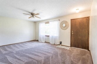 4245 W Mesa Pass in Sioux Falls, SD - Building Photo - Building Photo