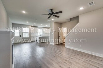 913 Cooksey Ct in Grandview, TX - Building Photo - Building Photo