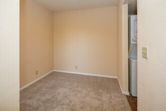 Creekstone Apartments in Nashville, TN - Building Photo - Interior Photo