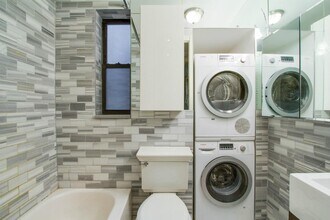 248 Mott St, Unit 12 in New York, NY - Building Photo - Building Photo