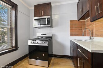 1317 W 80th St in Chicago, IL - Building Photo - Building Photo