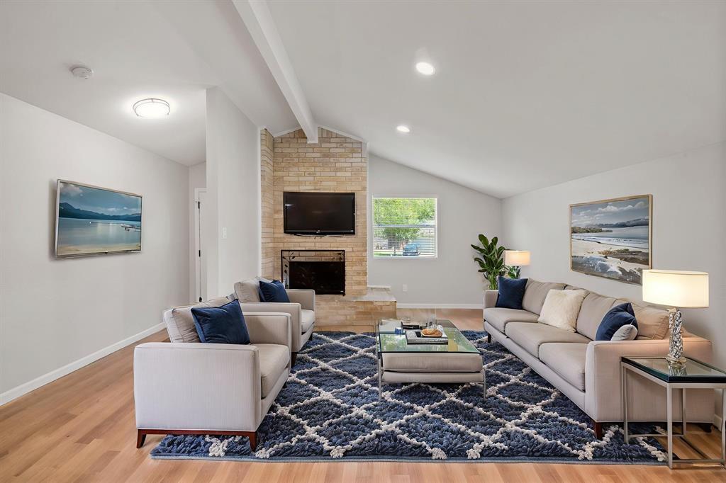 10300 Rutland Village E in Austin, TX - Building Photo