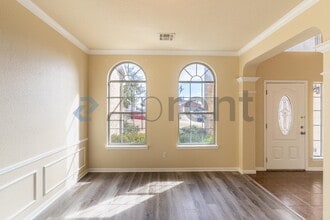 498 Crossland Dr in Killeen, TX - Foto de edificio - Building Photo