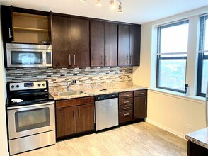 3933 N Clarendon Ave in Chicago, IL - Building Photo - Building Photo