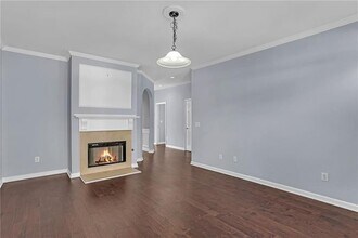 2318 Longcourt Wy in Atlanta, GA - Building Photo - Building Photo