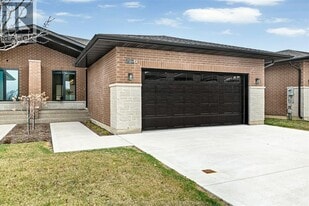658 Lily Mac Blvd. in Windsor, ON - Building Photo