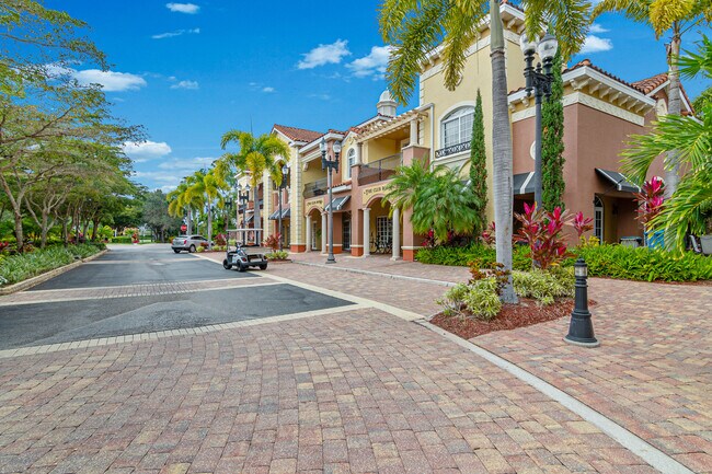 20230 Estero Gardens Cir, Unit 205 in Estero, FL - Foto de edificio - Building Photo