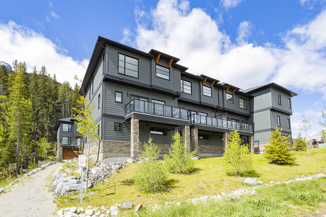 The Courtyard in Canmore, AB - Building Photo - Building Photo