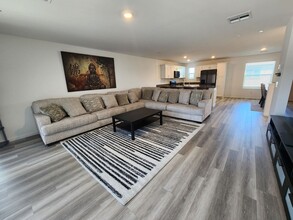 2775 Atomic Tangerine Wy in Las Vegas, NV - Building Photo - Building Photo