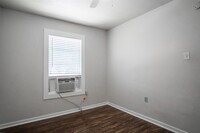 2516 Anita St photo'