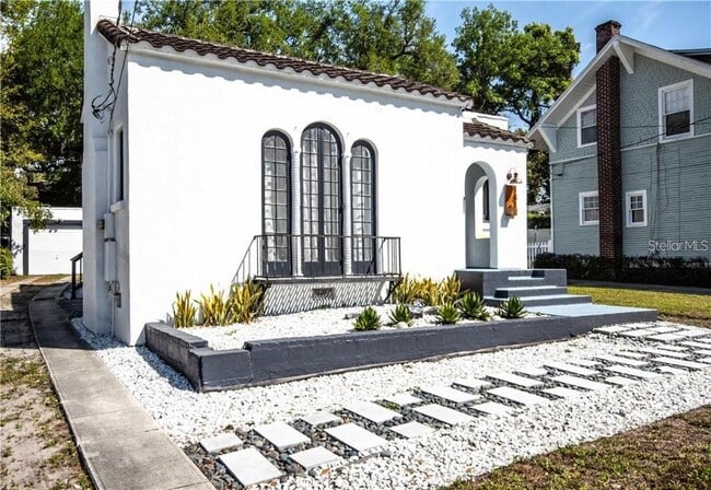 1819 E Central Blvd in Orlando, FL - Foto de edificio - Building Photo