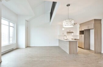 1169 Du Grand-Pic Rue in Laval, QC - Building Photo - Building Photo