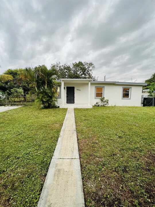 2335 W Bunche Park Dr in Opa Locka, FL - Building Photo