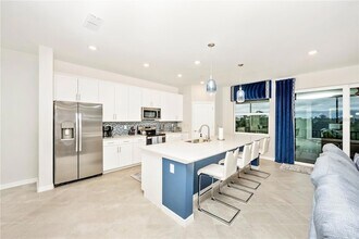 17560 Boracay Ct, Unit 201 in Venice, FL - Building Photo - Building Photo