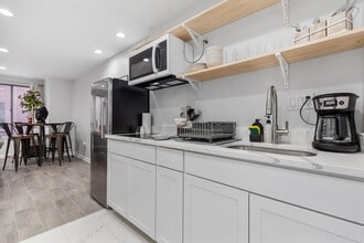 1020 16th St NW in Washington, DC - Building Photo - Building Photo