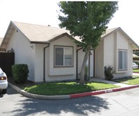 Emerald Villas Cottage Homes in Modesto, CA - Foto de edificio - Building Photo