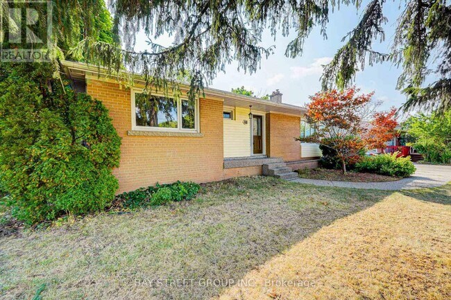 88 Miller Rd in Oakville, ON - Building Photo - Building Photo