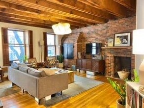 162 Commercial St, Unit Unit 2 in Boston, MA - Building Photo - Building Photo
