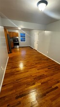87 Palm St in Lindenhurst, NY - Building Photo - Building Photo