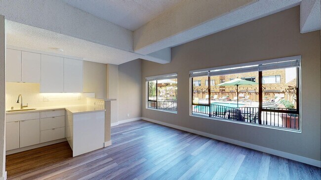 Marina Cove Apartments in San Francisco, CA - Building Photo - Building Photo