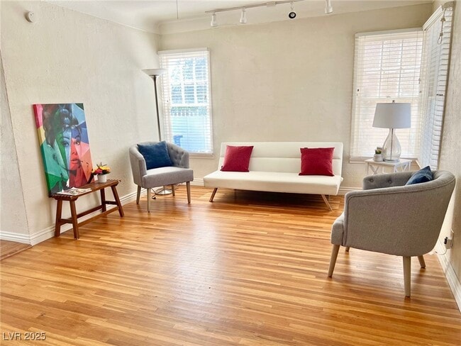property at 405 Arnold St