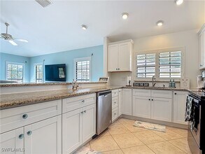 1342 Park Lake Dr in Naples, FL - Foto de edificio - Building Photo