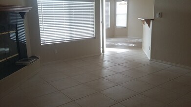 205 Bay Club Dr in Santa Teresa, NM - Building Photo - Building Photo