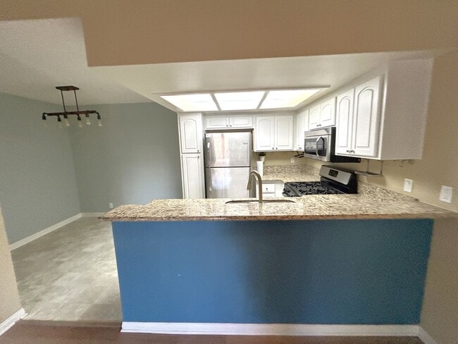 1309 W Mission Blvd in Ontario, CA - Foto de edificio - Building Photo