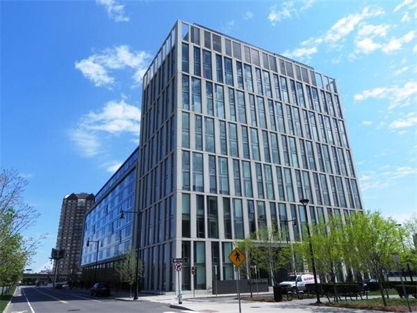 2 Earhart St, Unit 711 in Cambridge, MA - Building Photo - Building Photo
